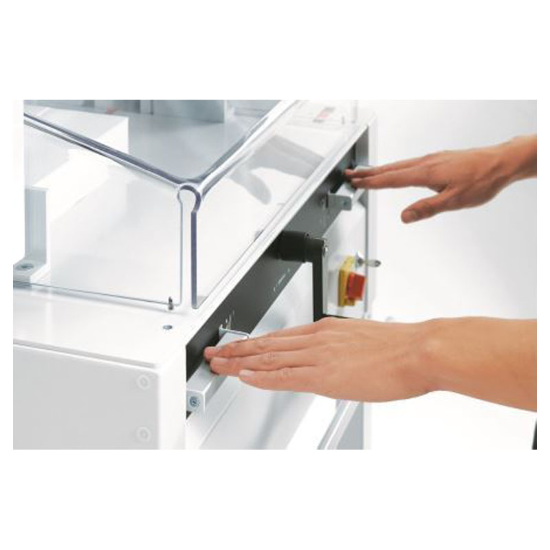 大型電動裁断機